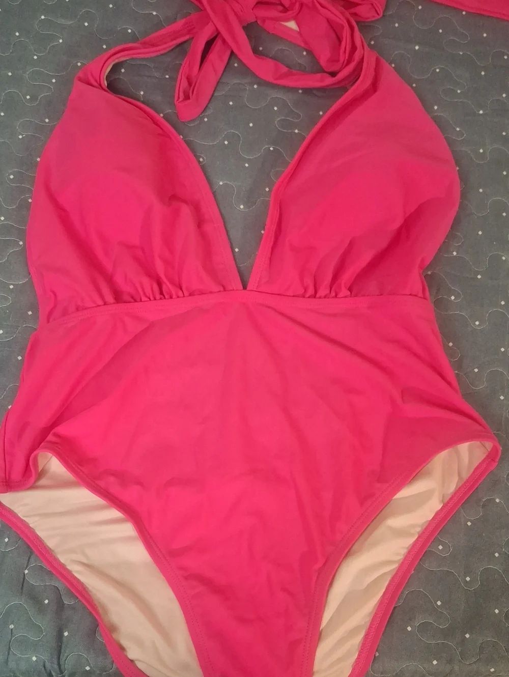 CUPSHE Pink Halter One-Piece Swimsuit SIZE MEDIUM NWT